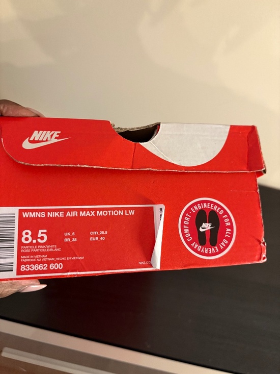 Nike Air Max Correlate White, Black, Green Sneakers Size 8 1/2 Gently Worn - Picture 3 of 4